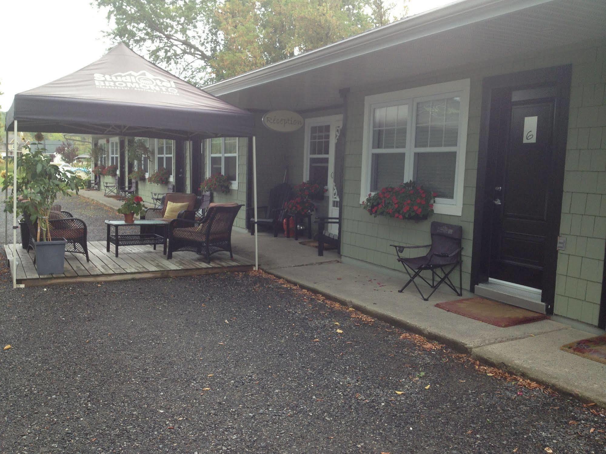 Studiotel Bromont Exterior foto
